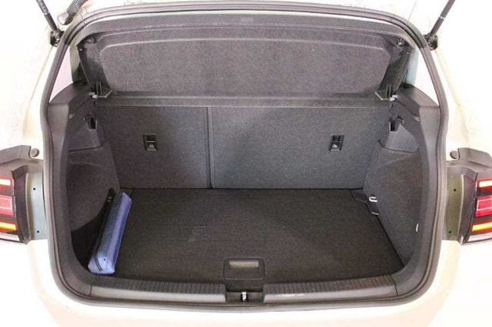 Volkswagen T-Cross usata a Novara (11)