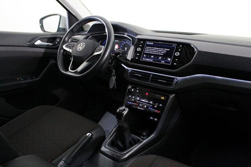 Volkswagen T-Cross usata a Novara (7)