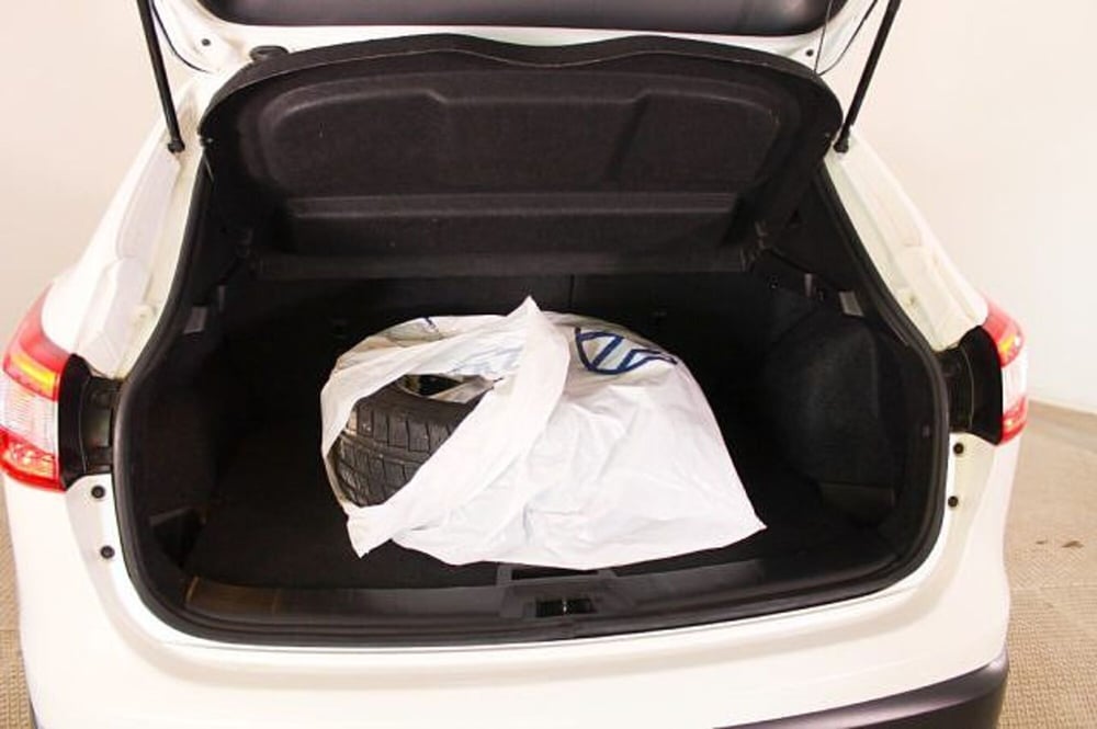 Nissan Qashqai usata a Novara (11)