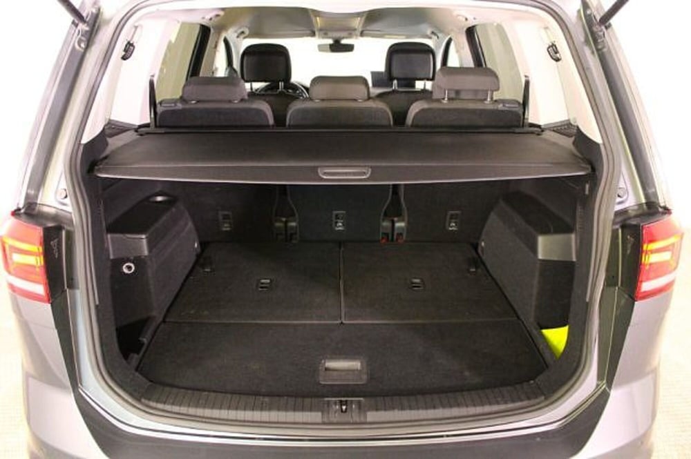 Volkswagen Touran usata a Novara (11)