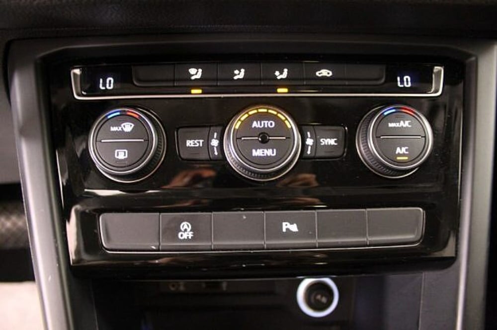 Volkswagen Touran usata a Novara (13)