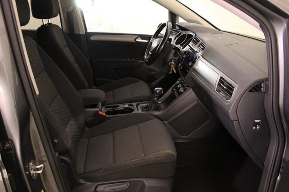 Volkswagen Touran usata a Novara (8)