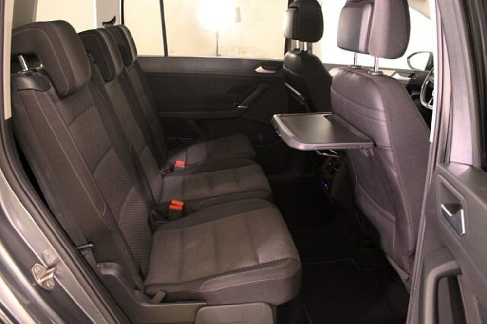 Volkswagen Touran usata a Novara (9)