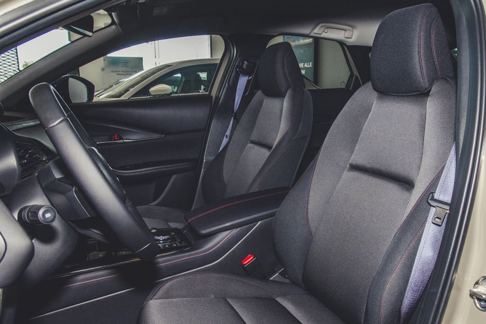 Mazda CX-30 nuova a Verbano Cusio Ossola (8)