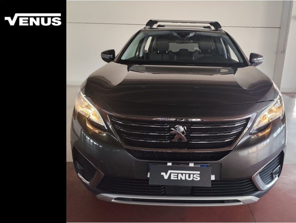 Peugeot 5008 usata a Milano