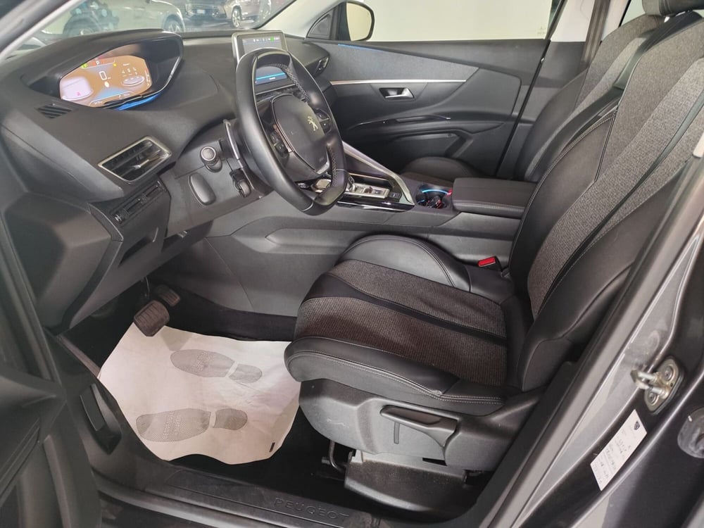 Peugeot 5008 usata a Milano (13)