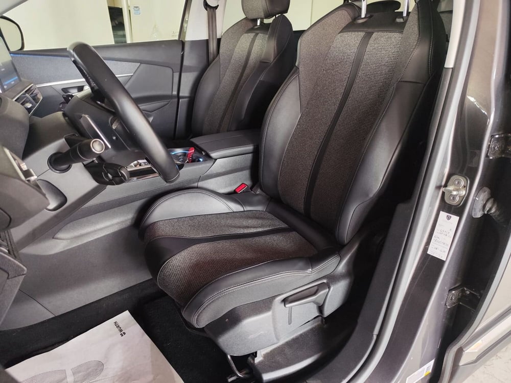 Peugeot 5008 usata a Milano (14)