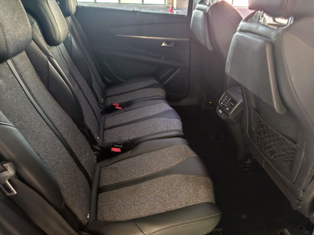 Peugeot 5008 usata a Milano (16)