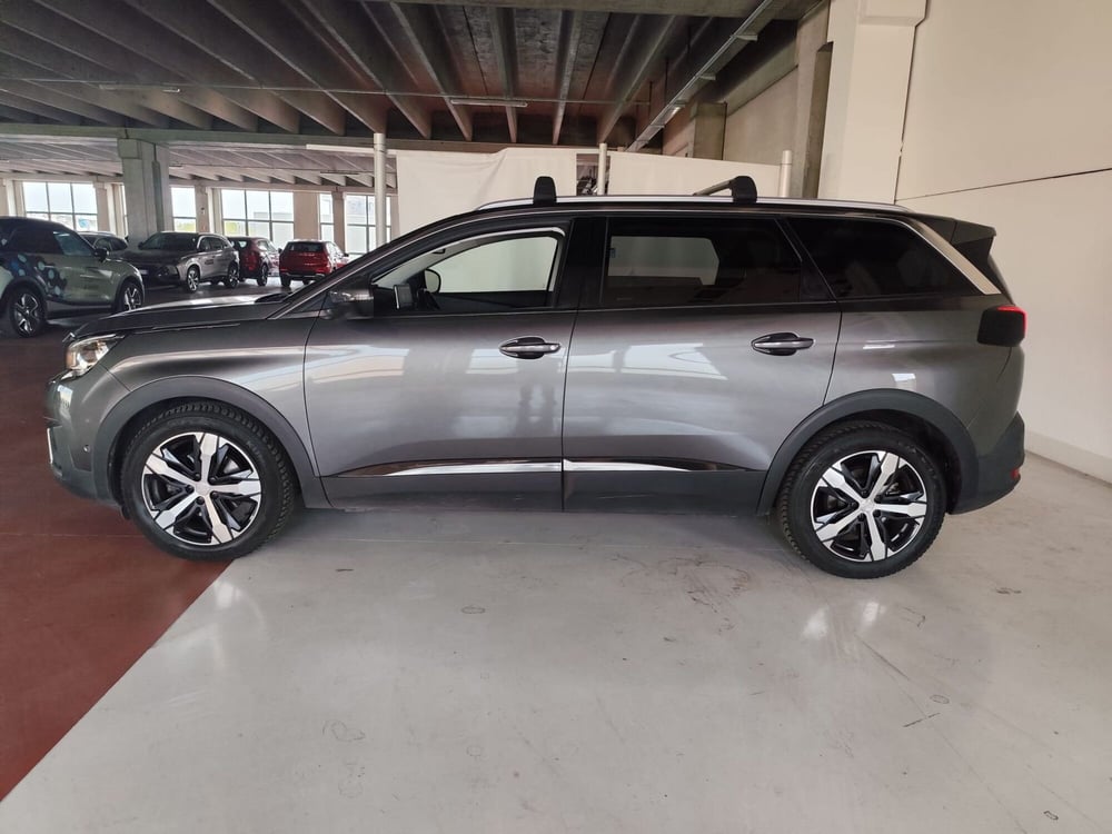 Peugeot 5008 usata a Milano (3)