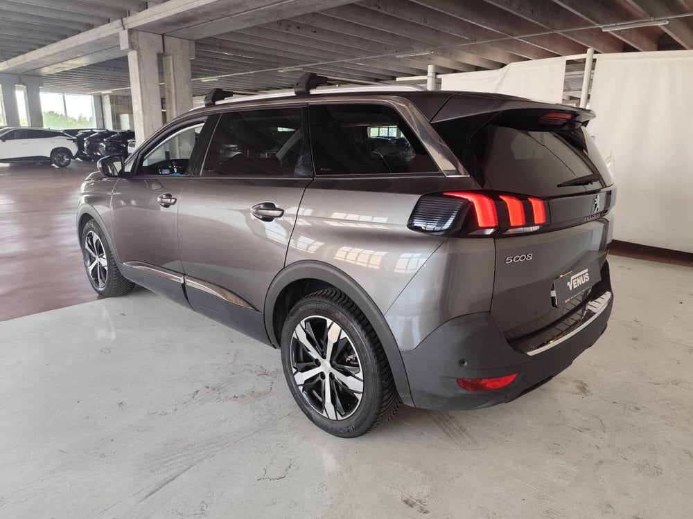 Peugeot 5008 usata a Milano (4)