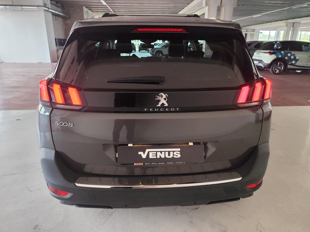 Peugeot 5008 usata a Milano (5)