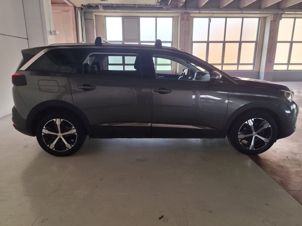 Peugeot 5008 usata a Milano (7)