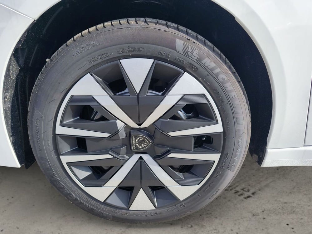 Peugeot 208 nuova a Frosinone (10)