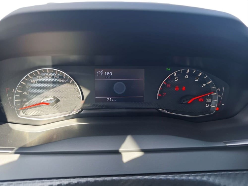 Peugeot 208 nuova a Frosinone (15)