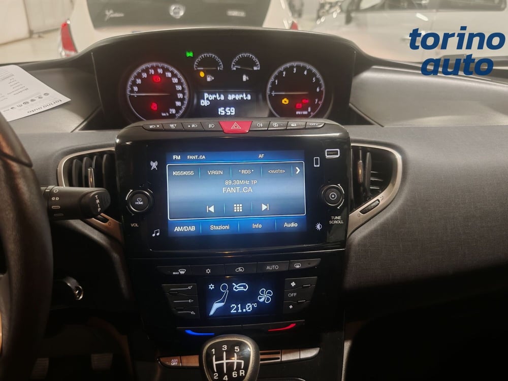 Lancia Ypsilon usata a Torino (11)