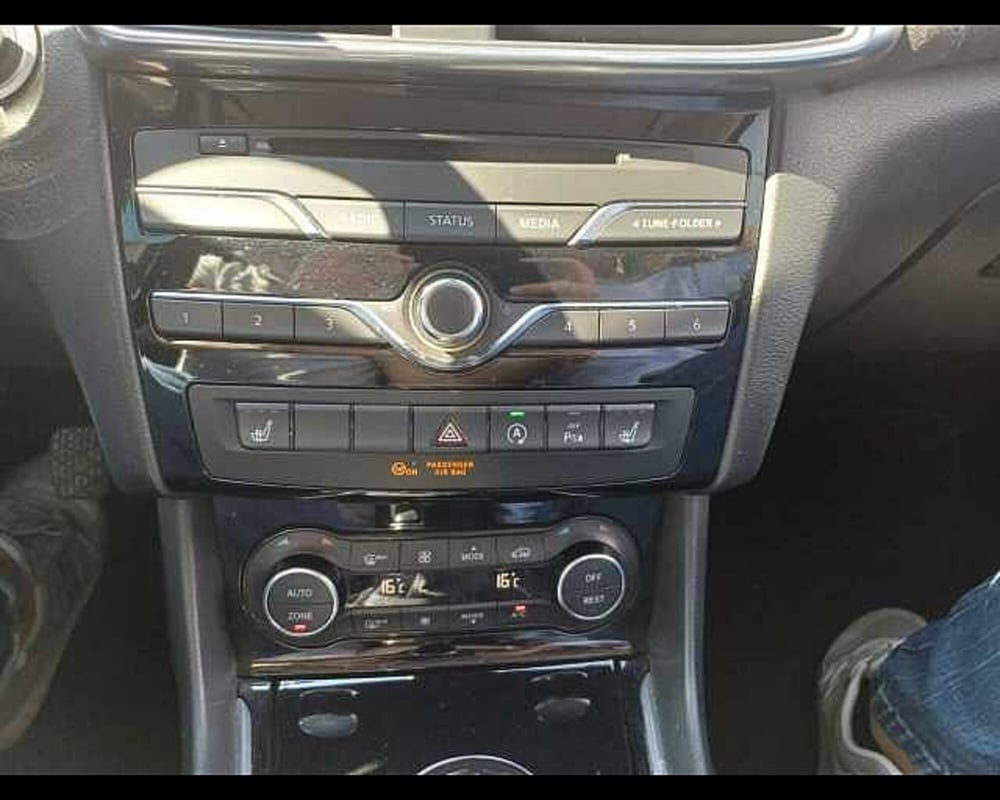 Infiniti Q30 usata a Venezia (10)