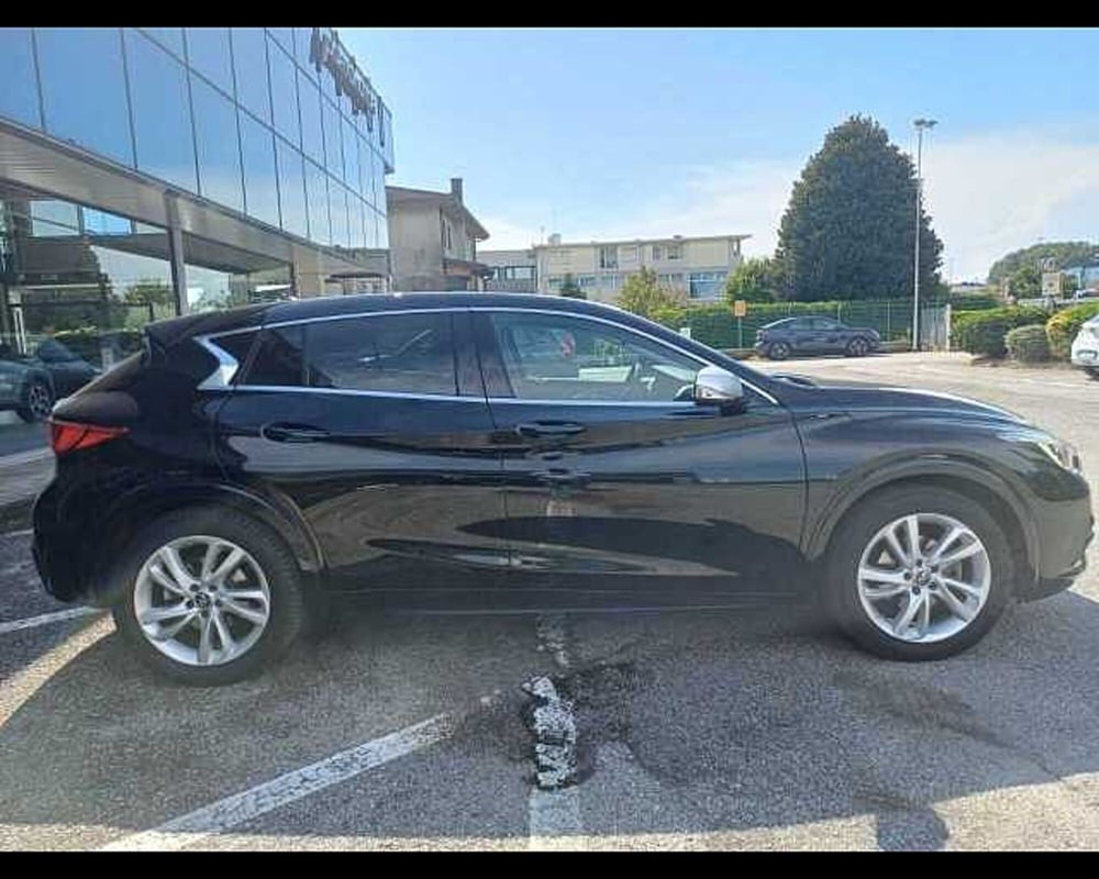 Infiniti Q30 usata a Venezia (5)