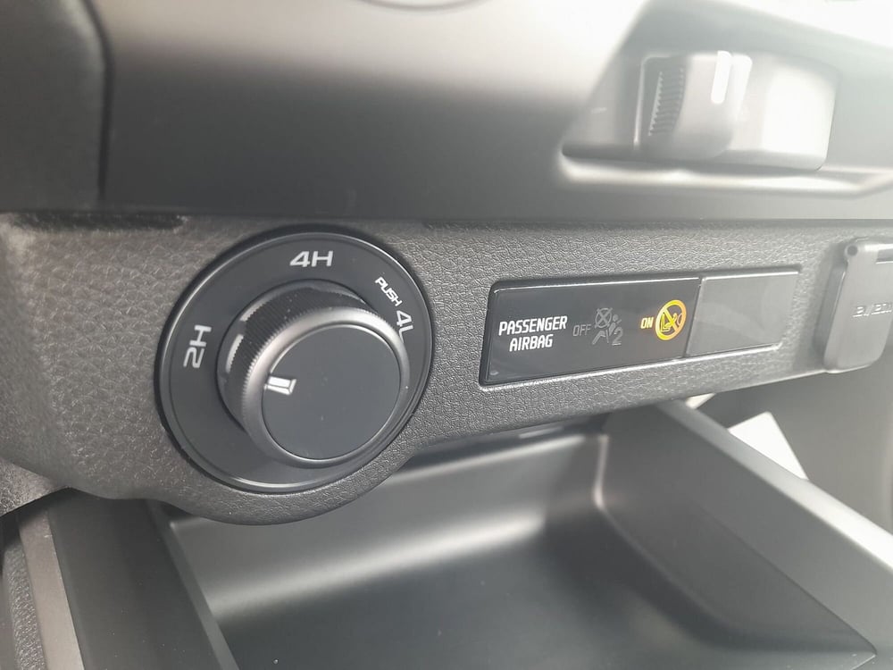 Isuzu D-Max Pick-up nuova a L'Aquila (16)