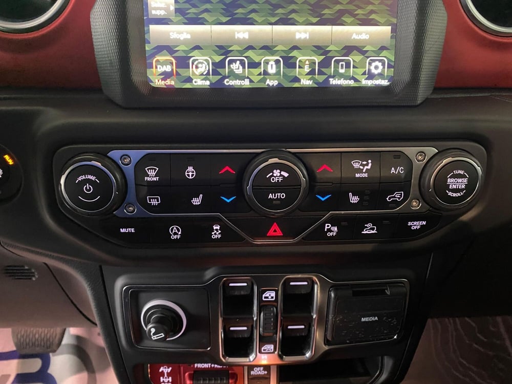 Jeep Wrangler usata a Milano (20)