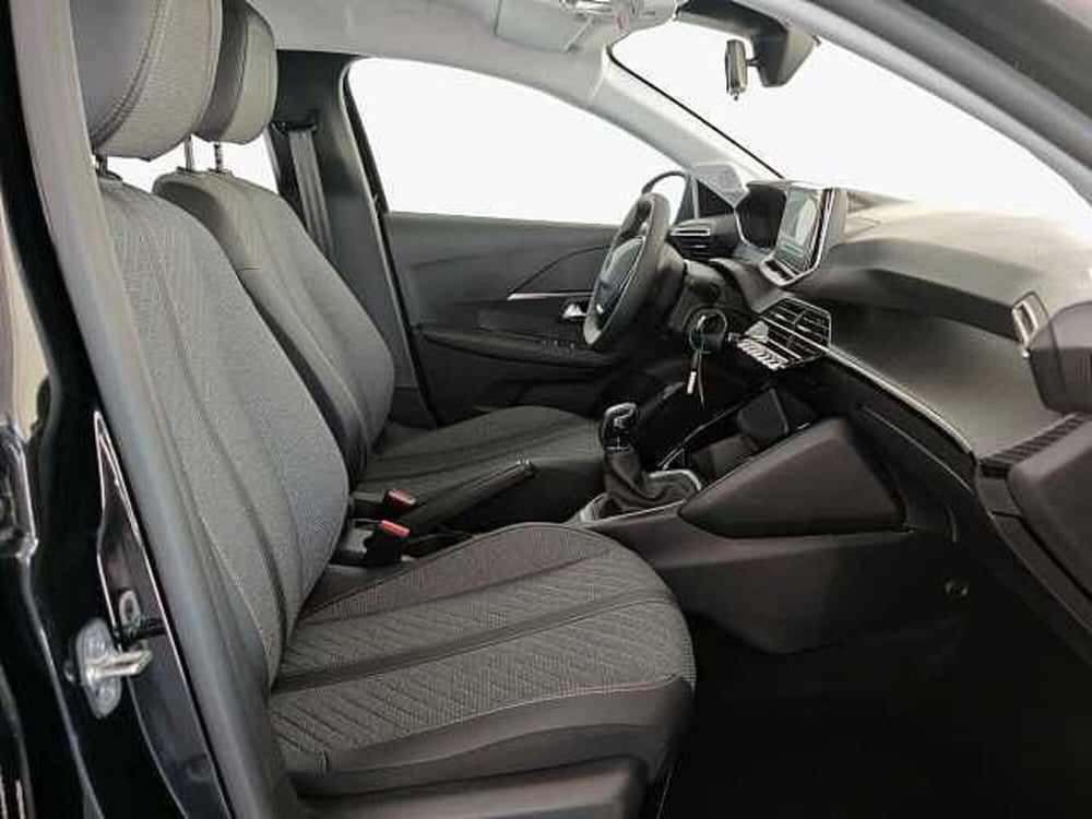 Peugeot 208 nuova a Palermo (7)