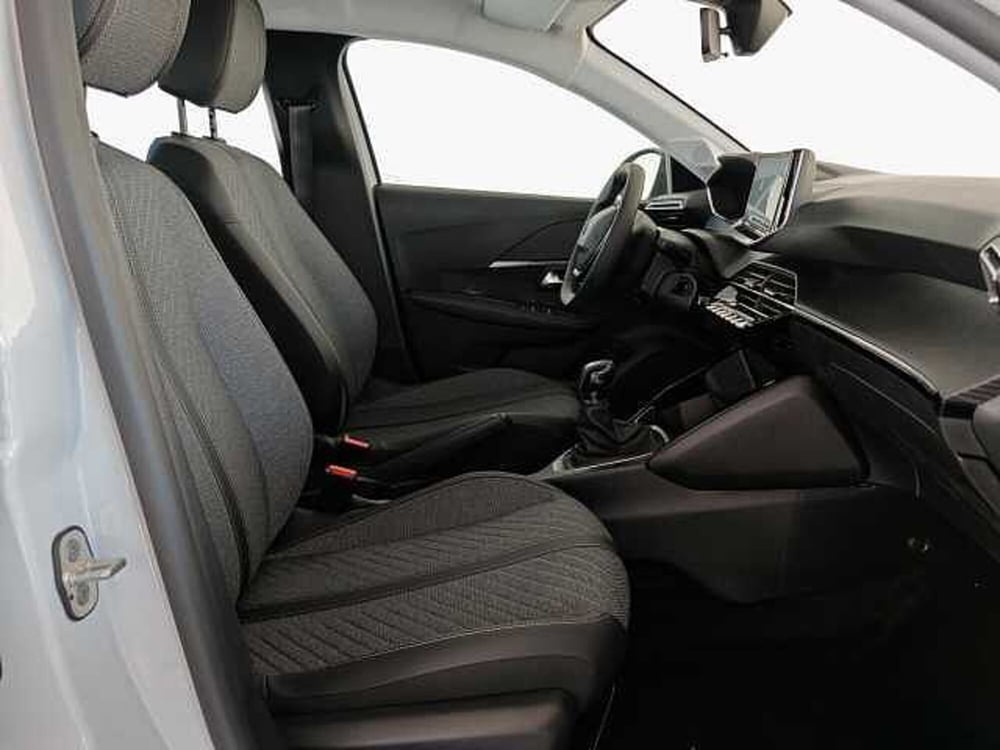 Peugeot 208 nuova a Palermo (7)