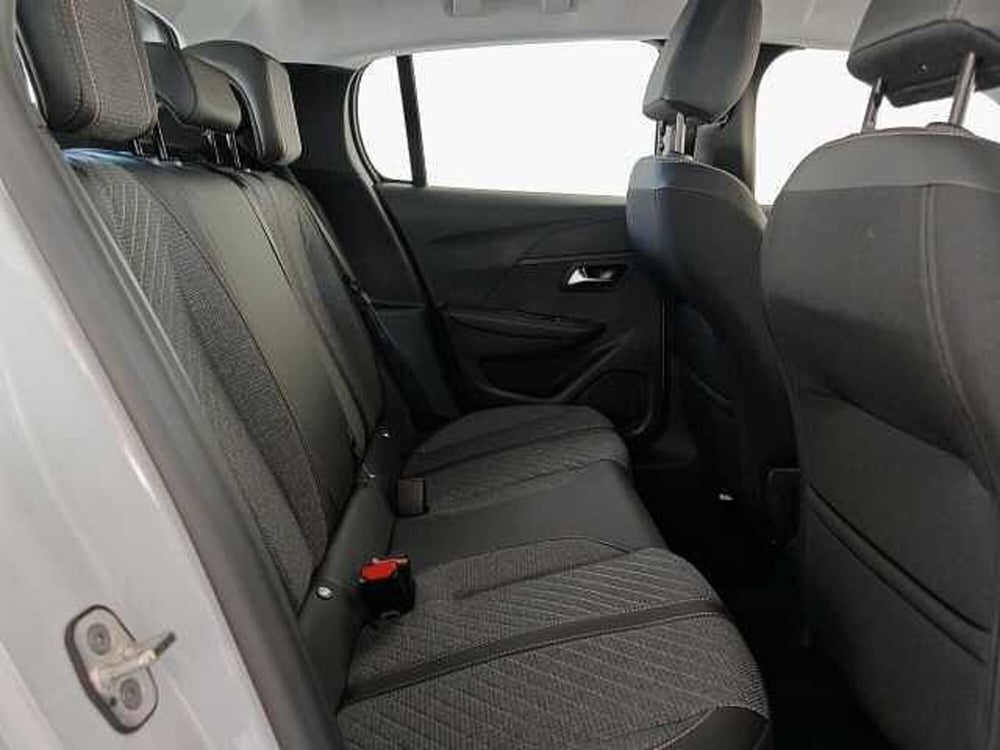 Peugeot 208 nuova a Palermo (8)