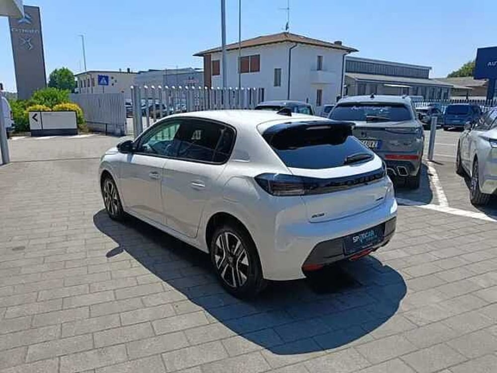 Peugeot 208 nuova a Milano (5)
