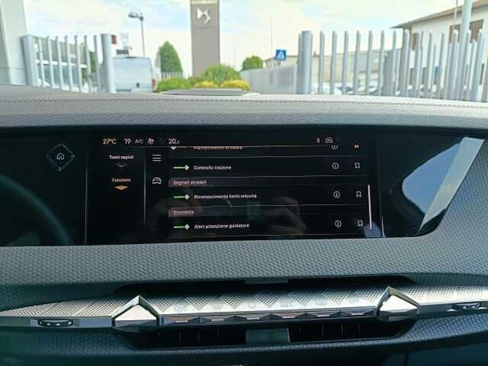 Ds DS 4 nuova a Milano (19)