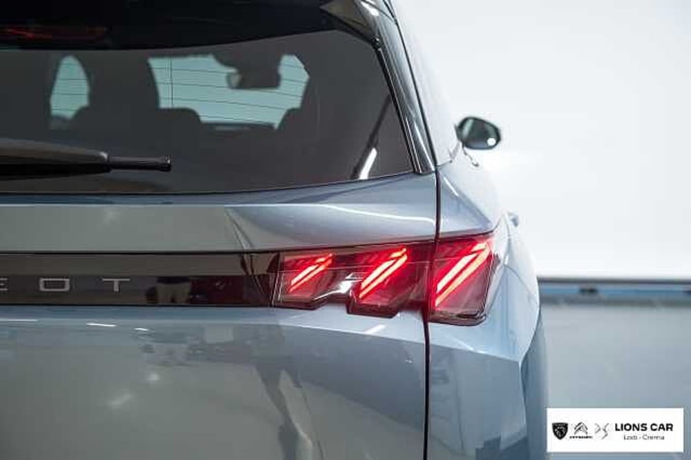 Peugeot 5008 nuova a Lodi (6)