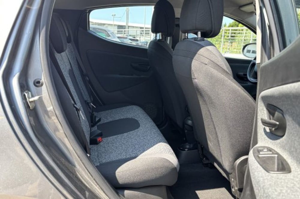 Lancia Ypsilon usata a Latina (10)