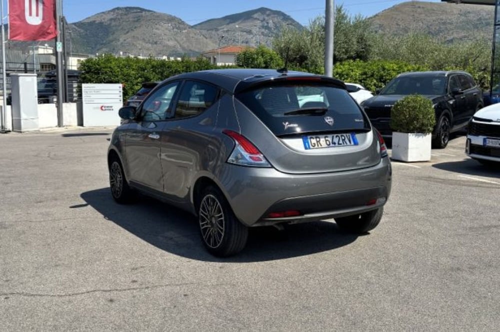 Lancia Ypsilon usata a Latina (5)