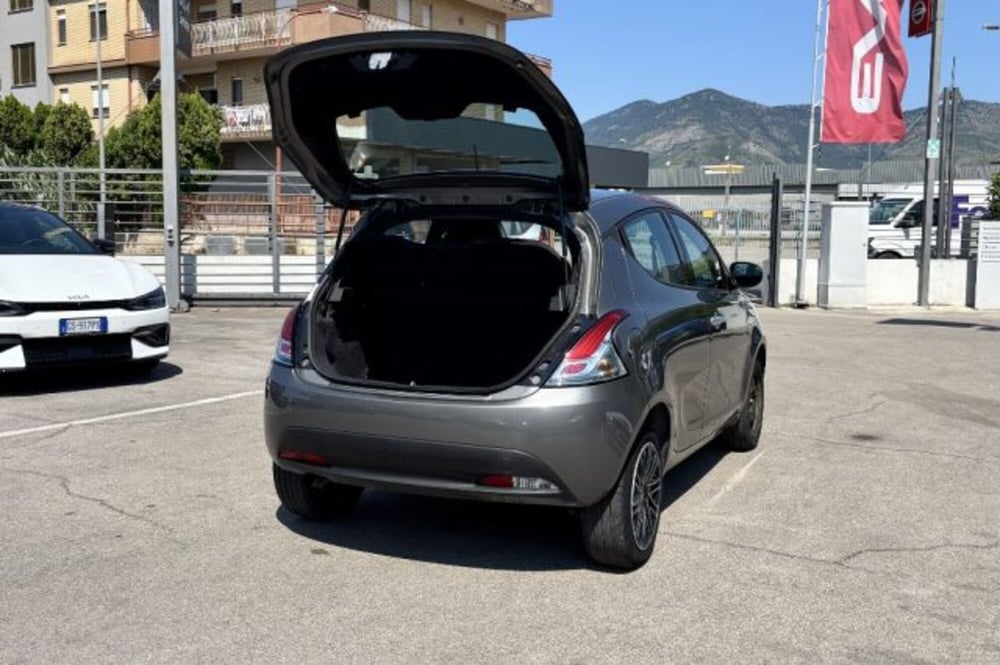 Lancia Ypsilon usata a Latina (7)