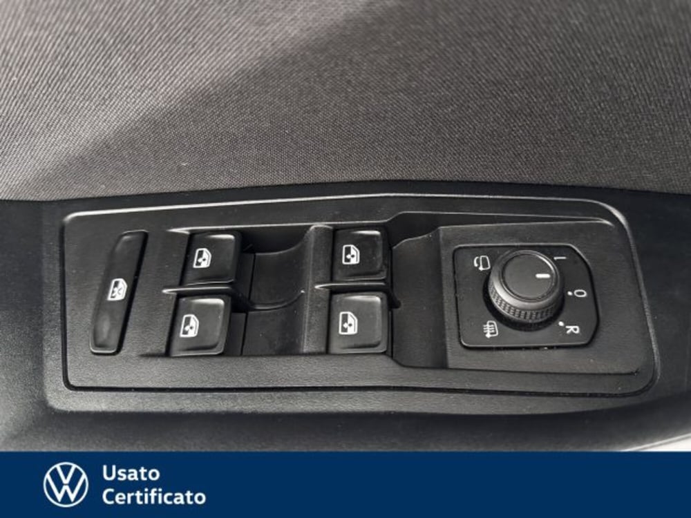 Volkswagen T-Roc usata a Vicenza (11)