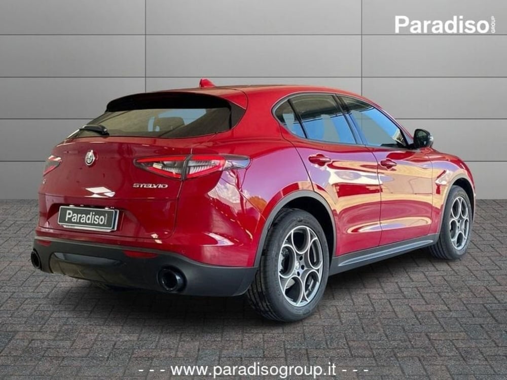 Alfa Romeo Stelvio nuova a Catanzaro (2)