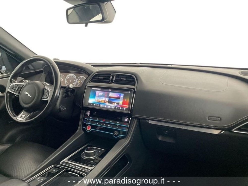 Jaguar F-Pace usata a Catanzaro (18)