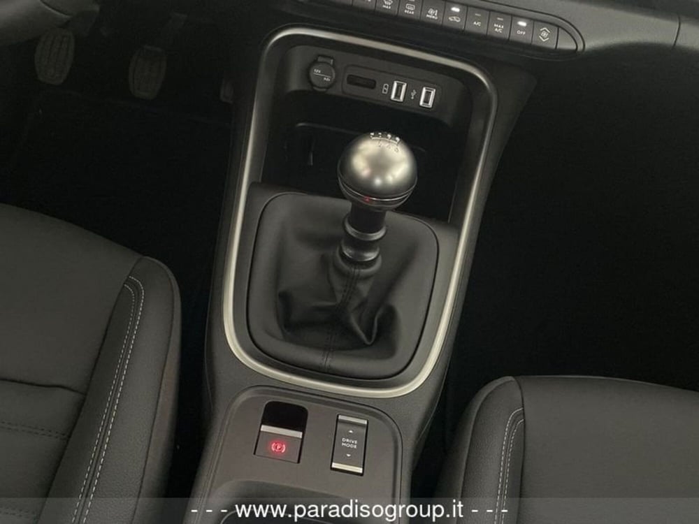 Jeep Avenger nuova a Catanzaro (18)