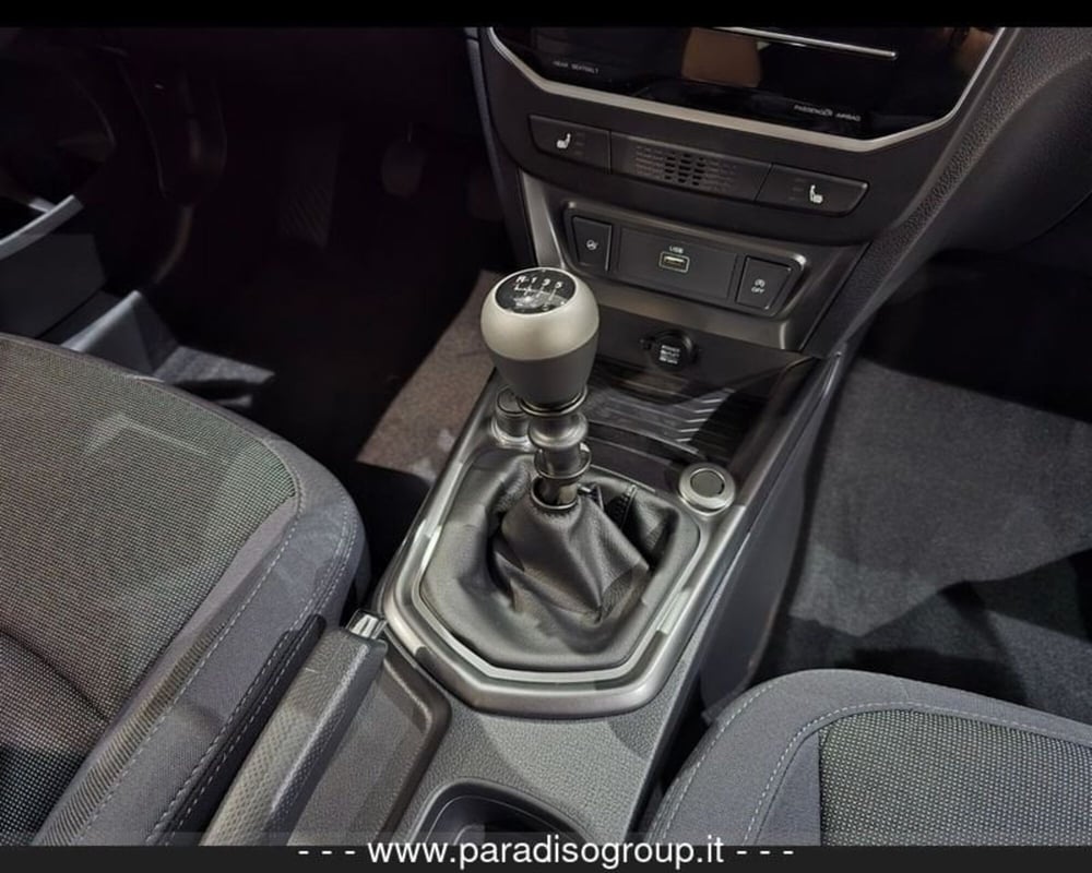 Ssangyong Tivoli nuova a Catanzaro (10)
