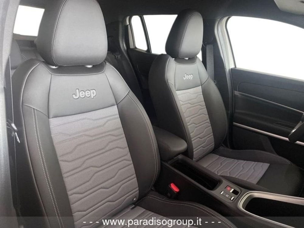 Jeep Avenger nuova a Catanzaro (15)