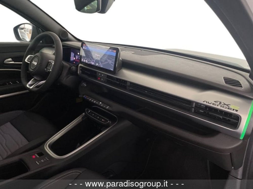 Jeep Avenger nuova a Catanzaro (20)