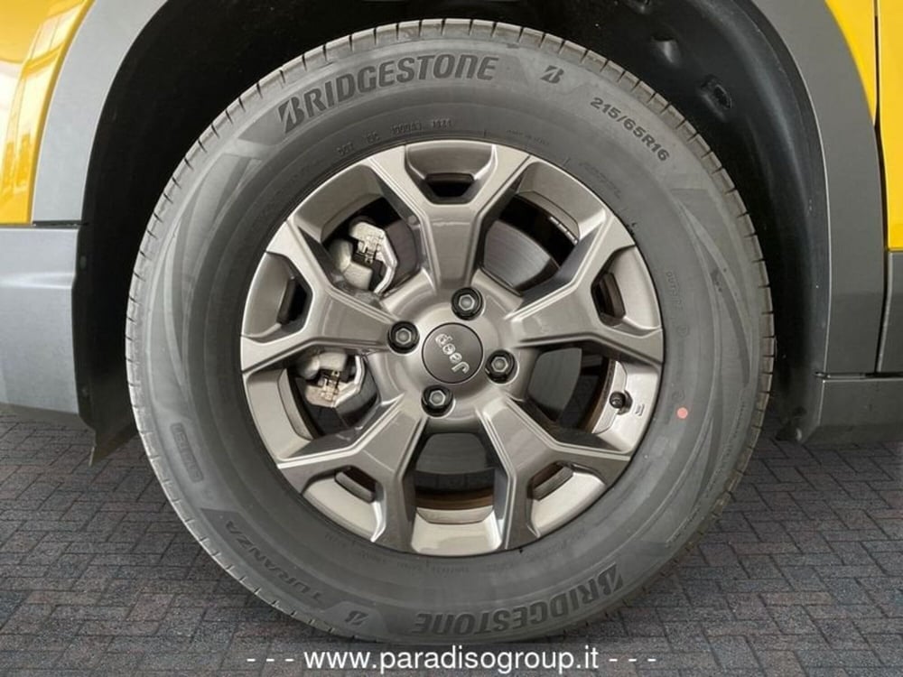 Jeep Avenger nuova a Catanzaro (11)