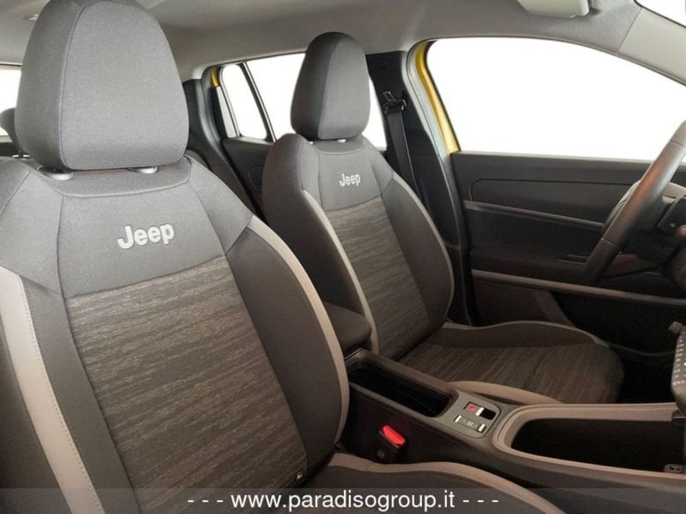 Jeep Avenger nuova a Catanzaro (15)
