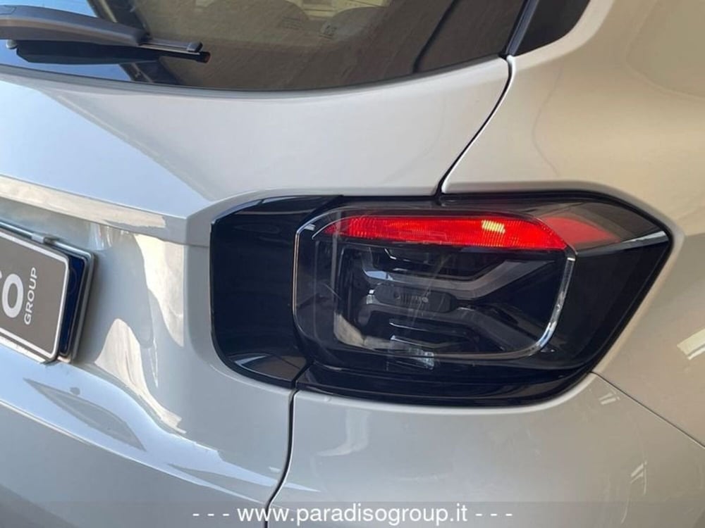 Jeep Avenger nuova a Catanzaro (10)