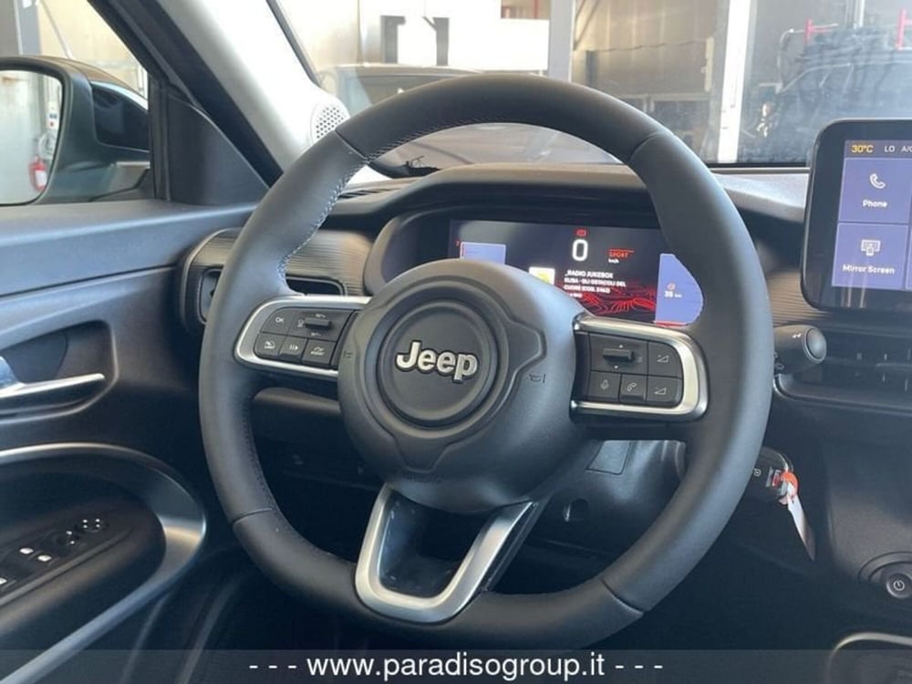 Jeep Avenger nuova a Catanzaro (18)