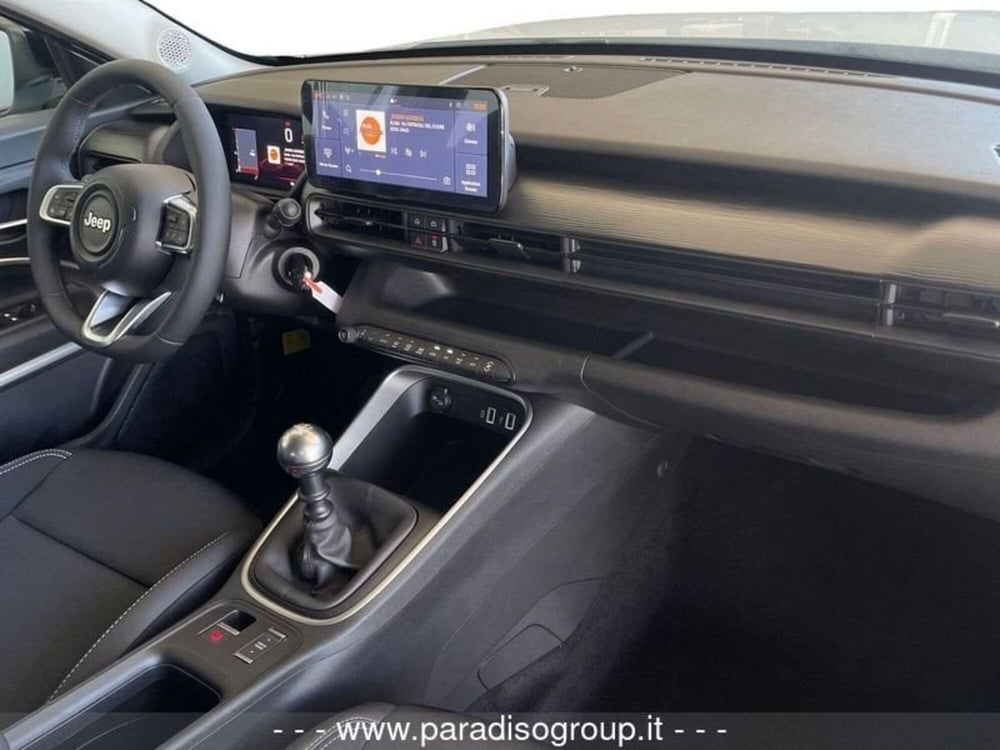 Jeep Avenger nuova a Catanzaro (19)