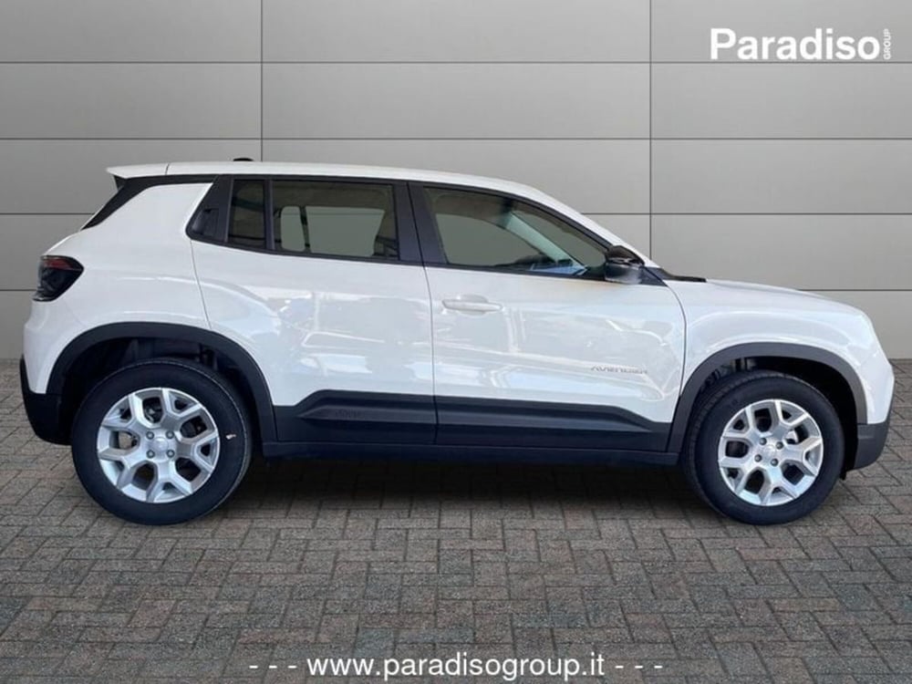 Jeep Avenger nuova a Catanzaro (5)