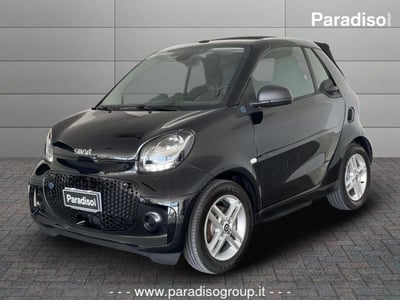 smart Fortwo Cabrio EQ cabrio Ushua&iuml;a del 2021 usata a Lamezia Terme
