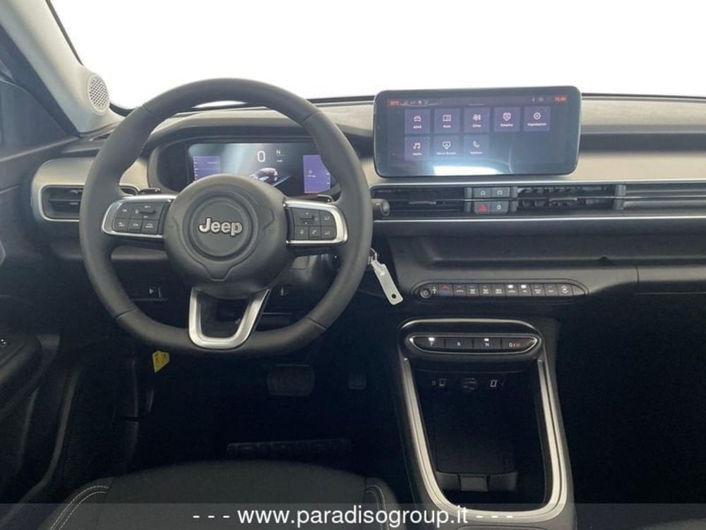 Jeep Avenger nuova a Catanzaro (16)