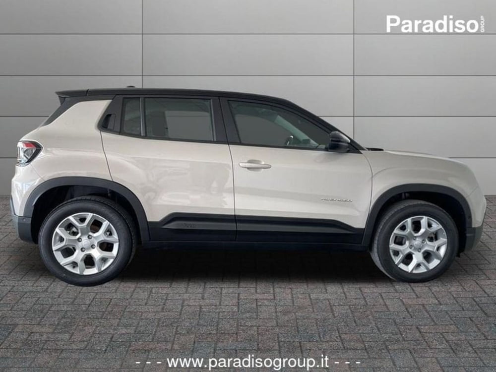 Jeep Avenger nuova a Catanzaro (5)