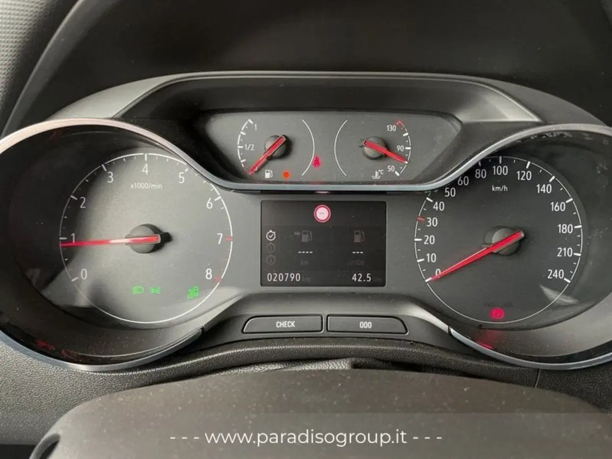 Opel Crossland usata a Catanzaro (17)