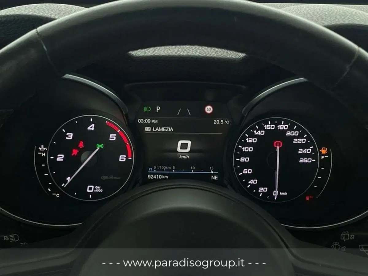 Alfa Romeo Stelvio usata a Catanzaro (18)